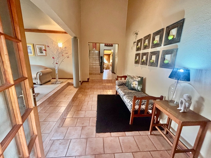 5 Bedroom Property for Sale in Wilkoppies North West